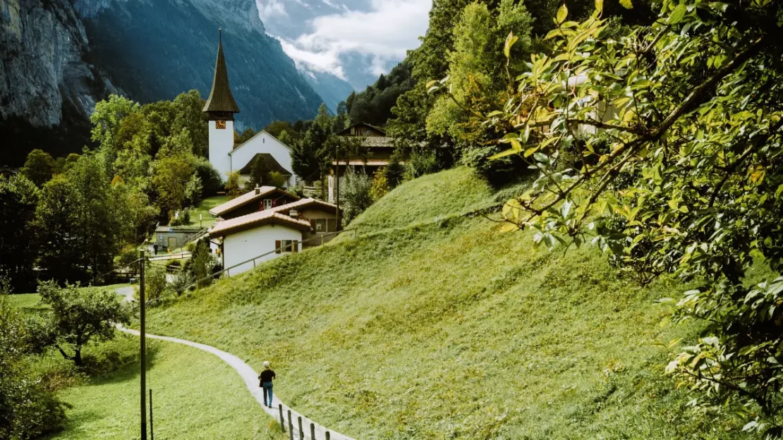 Traditions funéraires en Suisse : Découvrez les particularités régionales